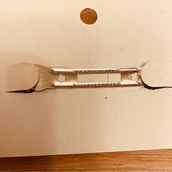 Beauty Collection Women’s Prism Blue Hair Clip Hair Accessory. - Picture 3 of 4